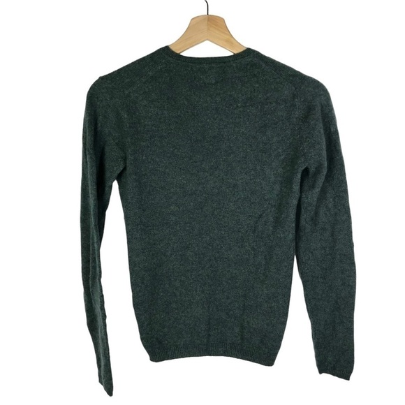 Tahari Pure Luxe Cashmere V-Neck Green Pullover Sweater XS - Picture 2 of 4